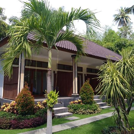 Amed Kunara Guest House Exterior photo