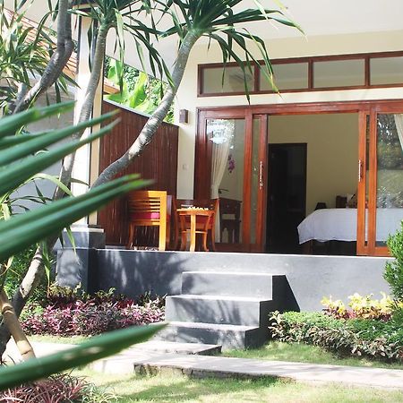 Amed Kunara Guest House Exterior photo